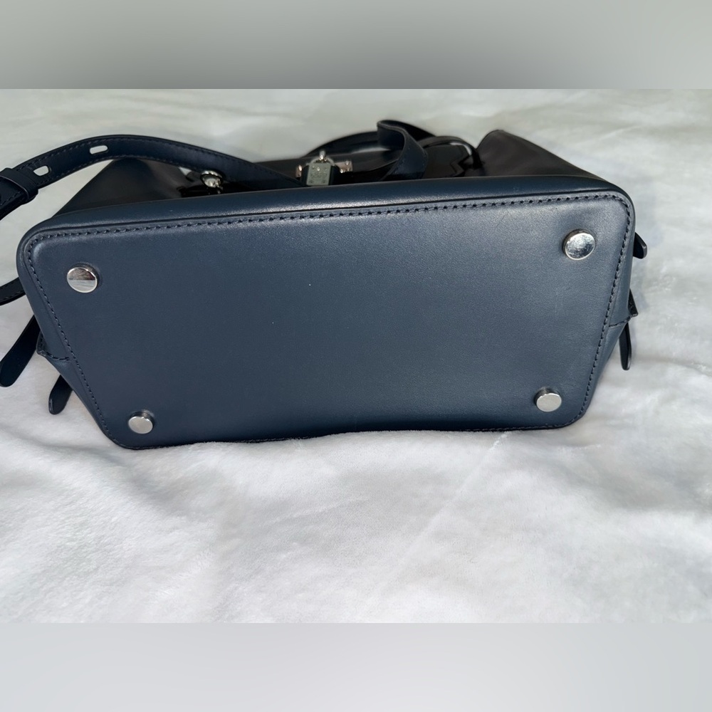Michael Kors Hamilton Legacy Elegant Navy Leather Handbag - Picture 6 of 8
